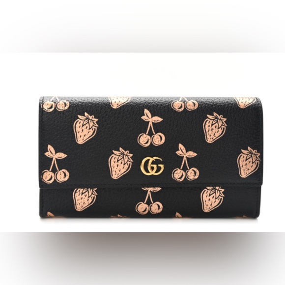 Gucci Handbags - EUC Limited Edition Gucci Textured Calfskin Berry Print GG Marmont Long Wallet